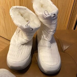 Athletech Women's White Quilted Winter Boots